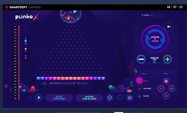 Plinko en mode démo, les billes dévalent la pyramide
